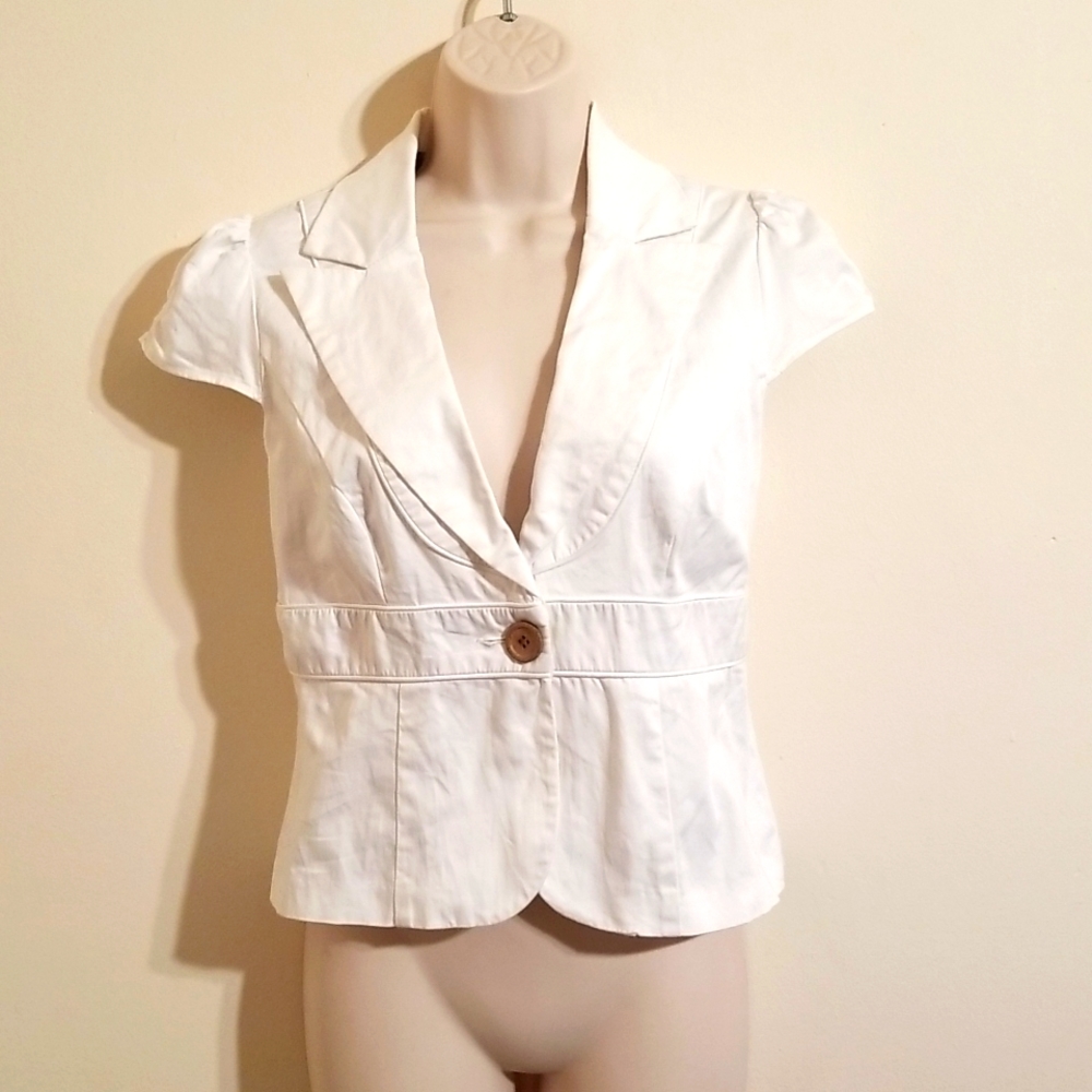Takara women's medium white blazer